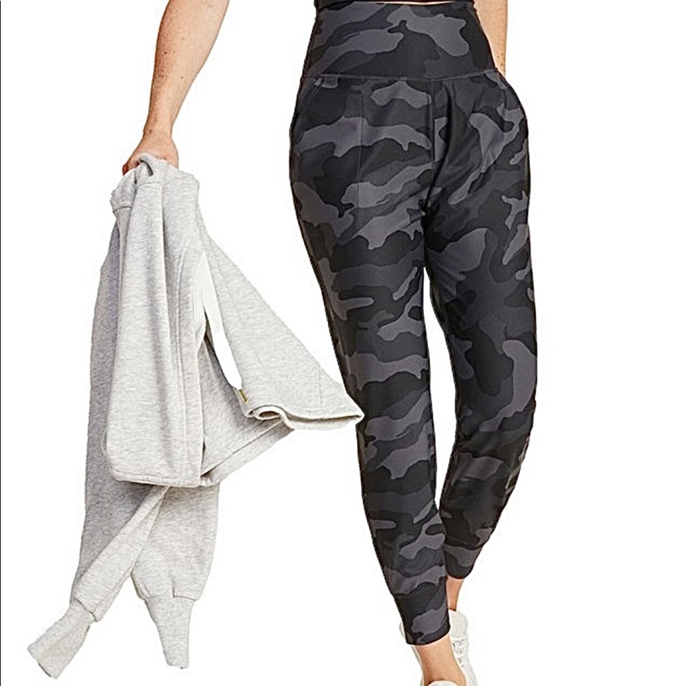 Old Navy Camo high-rise tall Joggers